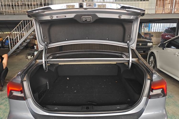 Used Roewe i6 MAX New Energy 2021 1.5T PHEV Online Ride-Hailing Luxury Edition Trunk
