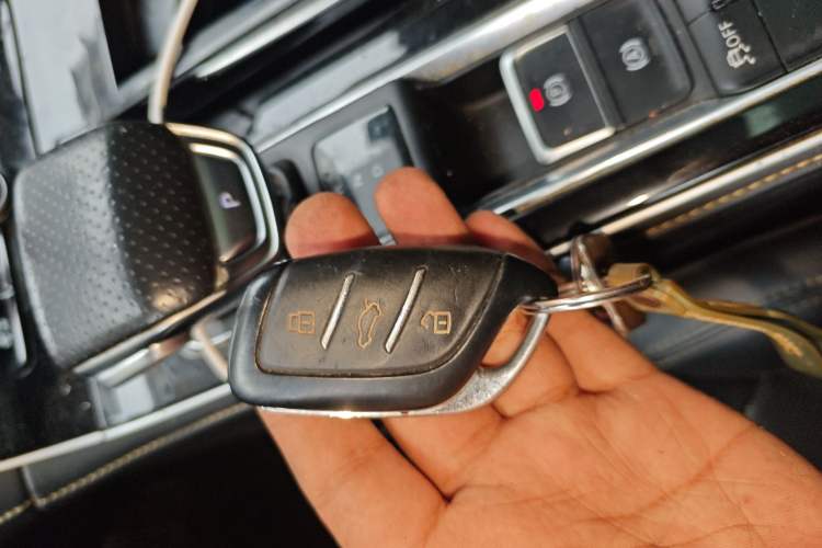 Used Roewe i6 MAX New Energy 2021 EV 500 Skyroof Deluxe Edition Vehicle Key