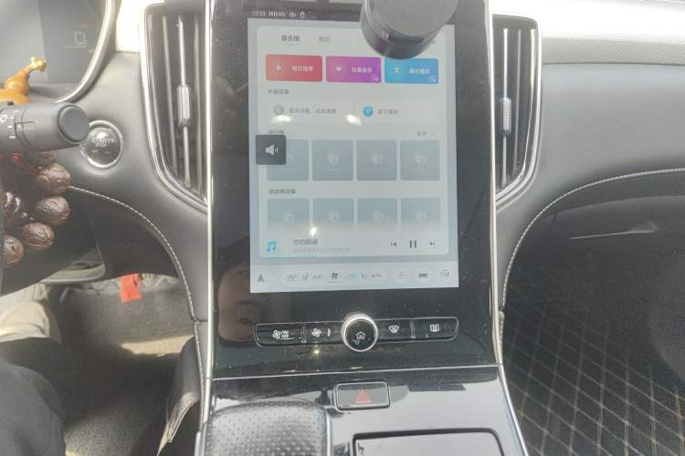 Used Roewe i6 MAX New Energy 2021 EV 500 Skyroof Flagship Edition Audio And AC Panel