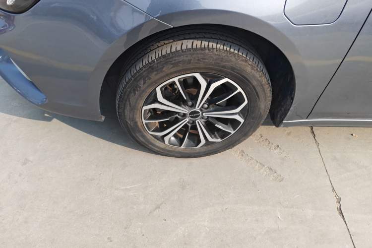 Used Roewe i6 MAX New Energy 2021 EV 500 Skyroof Deluxe Edition Exterior 7