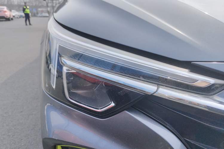 Used Roewe i6 MAX New Energy 2021 EV 500 Skyroof Flagship Edition Right Front Headlight