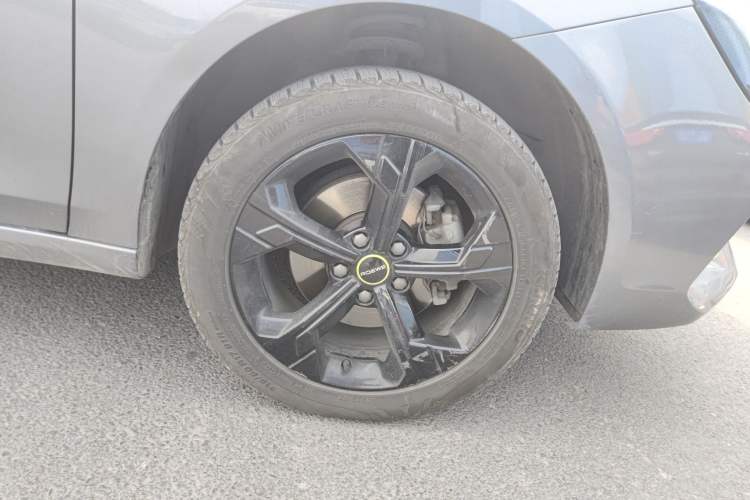 Used Roewe i6 MAX New Energy 2021 EV 500 Skyroof Flagship Edition Right Front Wheel Hub