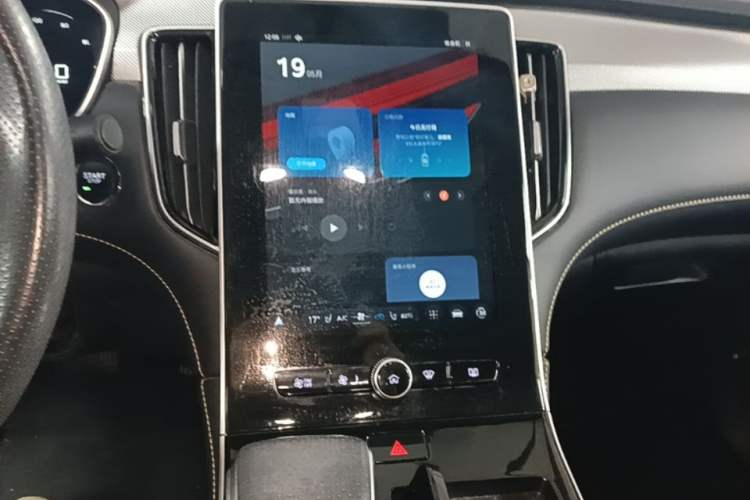 Used Roewe i6 MAX New Energy 2021 EV 500 Skyroof Flagship Edition Audio And AC Panel