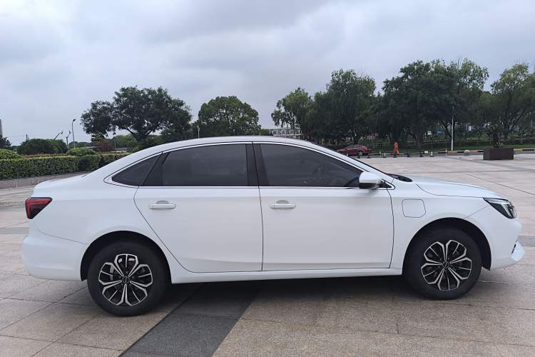 Used Roewe i6 MAX New Energy 2021 EV 500 Skyroof Deluxe Edition Exterior 2