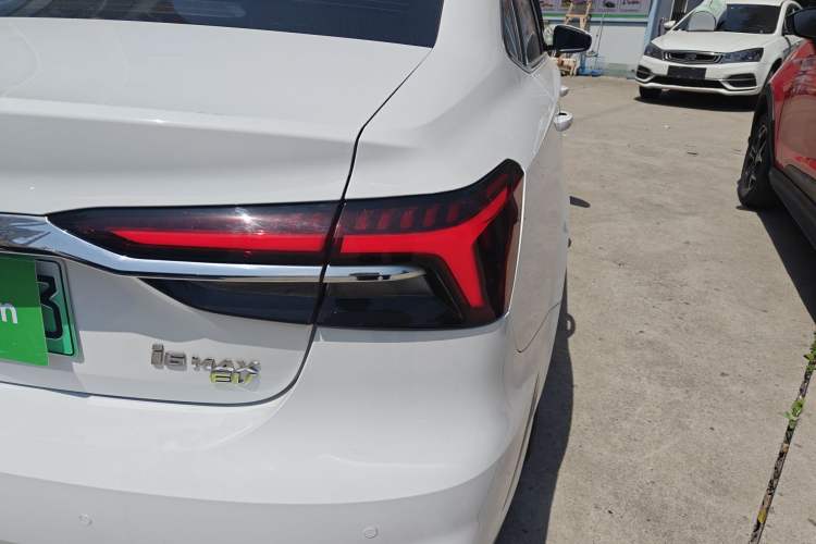 Used Roewe i6 MAX New Energy 2021 EV 500 Skyroof Deluxe Edition Exterior 3