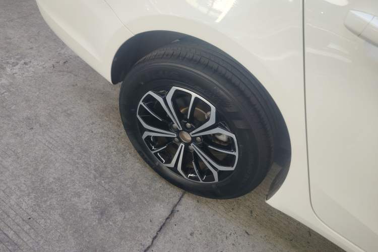 Used Roewe i6 MAX New Energy 2021 EV 500 Skyroof Deluxe Edition Exterior 8