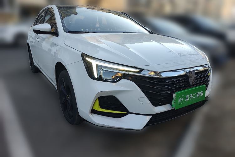 Used Roewe i6 MAX New Energy 2021 EV 500 Skyroof Flagship Edition Front Right 45 Deg