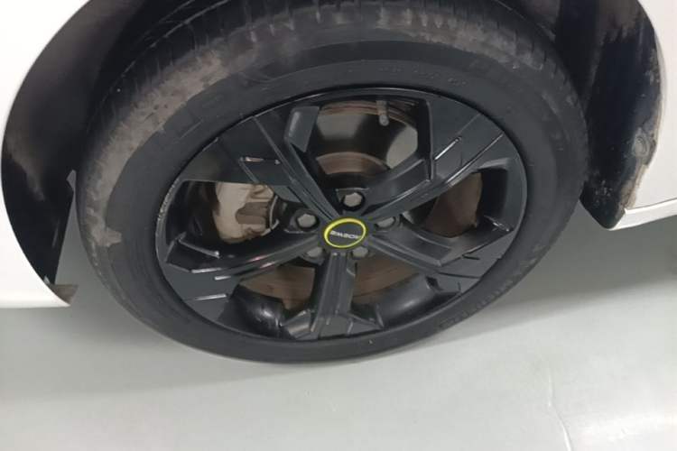 Used Roewe i6 MAX New Energy 2021 EV 500 Skyroof Flagship Edition Left Front Wheel Hub
