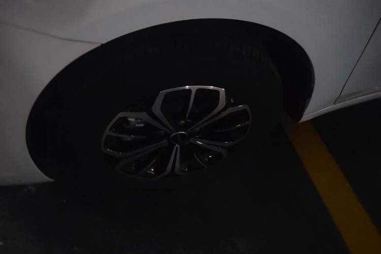 Used Roewe i6 MAX New Energy 2021 EV 500 Skyroof Deluxe Edition Left Front Wheel Hub