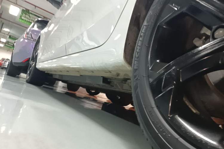 Used Roewe i6 MAX New Energy 2021 EV 500 Skyroof Flagship Edition Left Side Sill