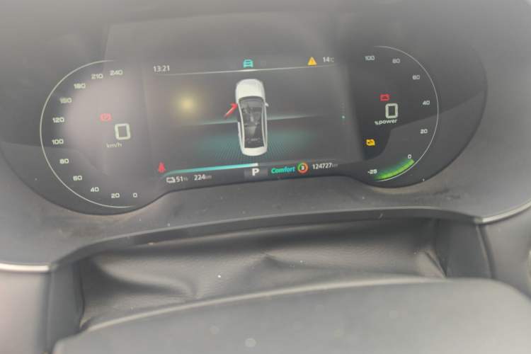 Used Roewe i6 MAX New Energy 2021 EV 500 Skyroof Deluxe Edition Odometer Close Up