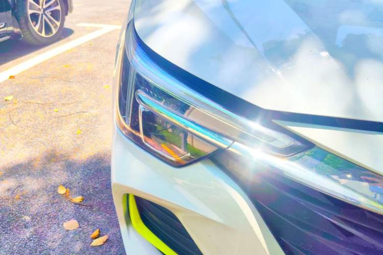 Used Roewe i6 MAX New Energy 2021 EV 500 Skyroof Flagship Edition Right Front Headlight
