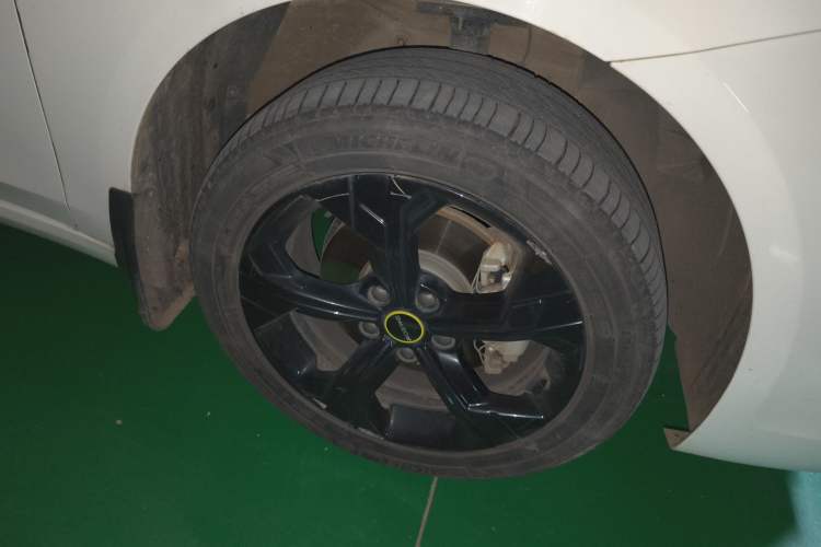 Used Roewe i6 MAX New Energy 2021 EV 500 Skyroof Flagship Edition Right Front Wheel Hub