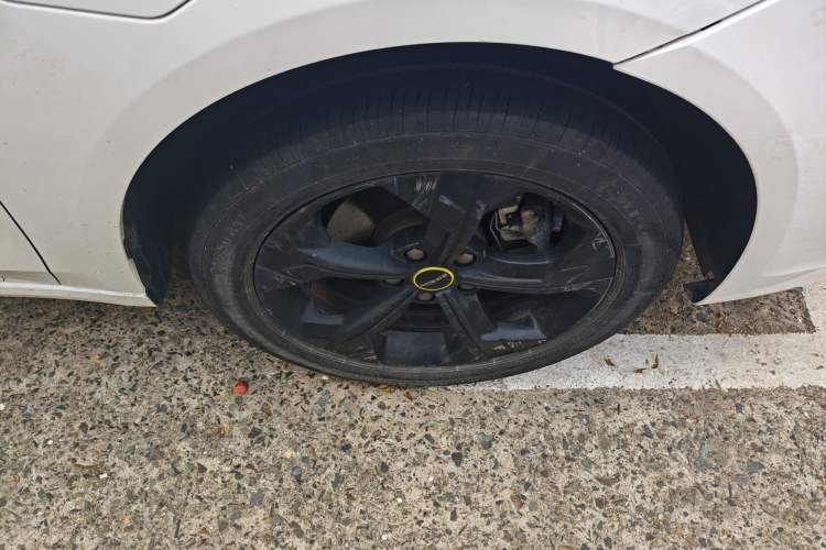 Used Roewe i6 MAX New Energy 2021 EV 500 Skyroof Flagship Edition Right Front Wheel Hub
