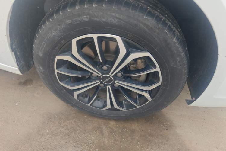 Used Roewe i6 MAX New Energy 2021 EV 500 Skyroof Deluxe Edition Right Front Wheel Hub