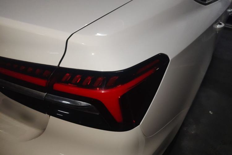 Used Roewe i6 MAX New Energy 2021 EV 500 Skyroof Deluxe Edition Right Rear Taillight