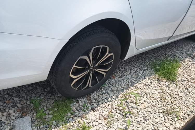 Used Roewe i6 MAX New Energy 2021 EV 500 Skyroof Deluxe Edition Right Rear Wheel Hub
