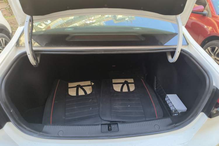 Used Roewe i6 MAX New Energy 2021 EV 500 Skyroof Deluxe Edition Trunk