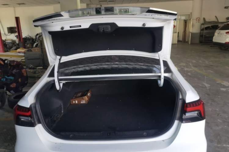 Used Roewe i6 MAX New Energy 2021 1.5T PHEV Online Ride-Hailing Luxury Edition Trunk