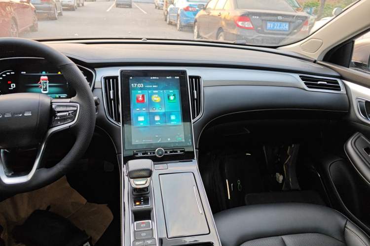 Used Roewe i6 MAX New Energy 2022 EV 500 Grand Touring Edition with Sunroof Audio And AC Panel