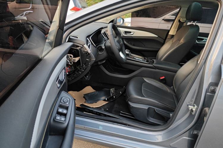 Used Roewe i6 MAX New Energy 2022 EV 500 Grand Touring Edition with Sunroof Driver Seat