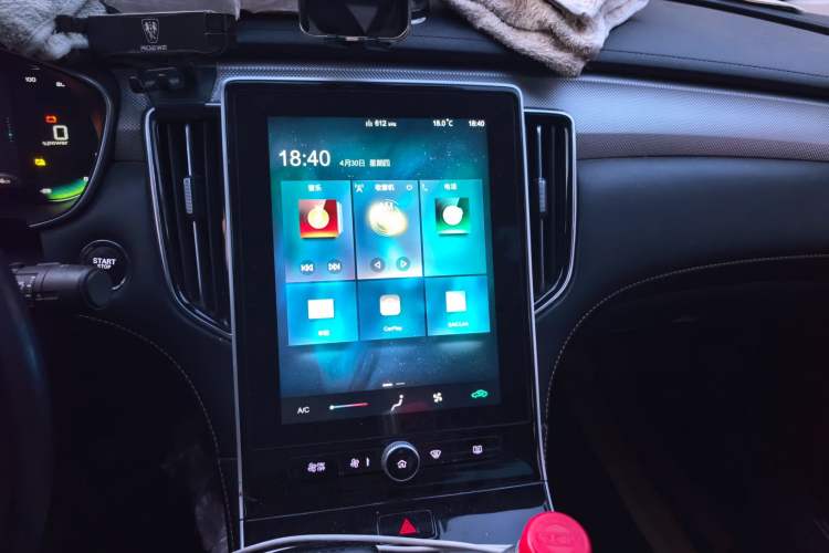 Used Roewe i6 MAX New Energy 2022 EV 600 Grand Touring Edition with Skyroof Audio And AC Panel
