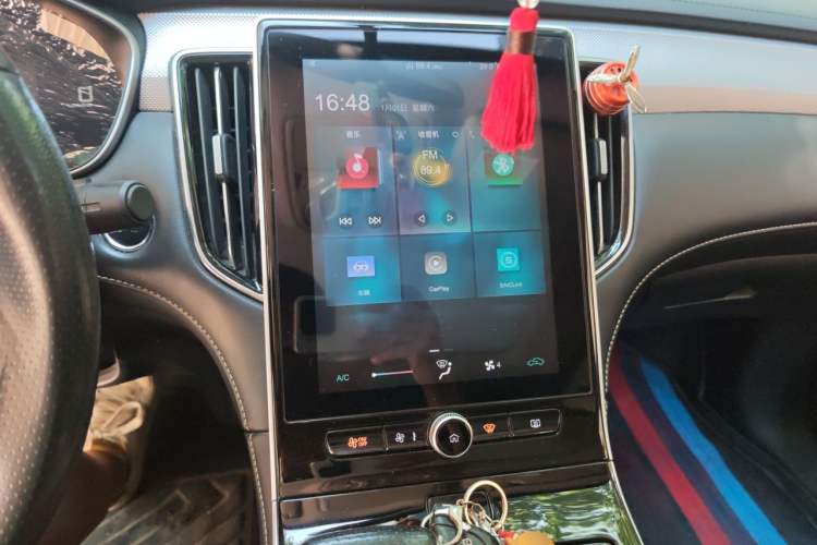 Used Roewe i6 MAX New Energy 2022 EV 500 Grand Touring Edition with Sunroof Audio And AC Panel
