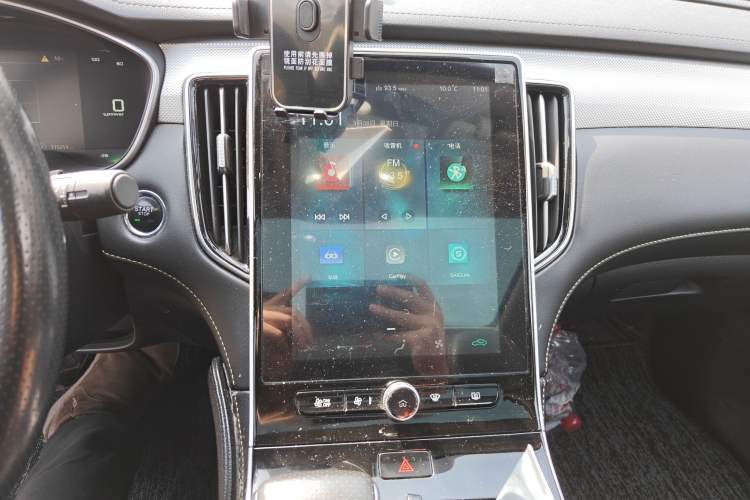 Used Roewe i6 MAX New Energy 2022 EV 500 Grand Touring Edition with Sunroof Audio And AC Panel