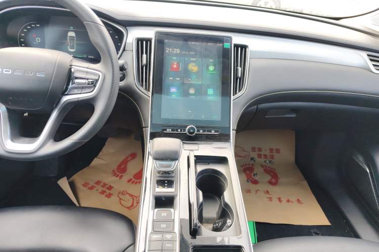 Used Roewe i6 MAX New Energy 2022 EV 500 Grand Touring Edition with Sunroof Audio And AC Panel