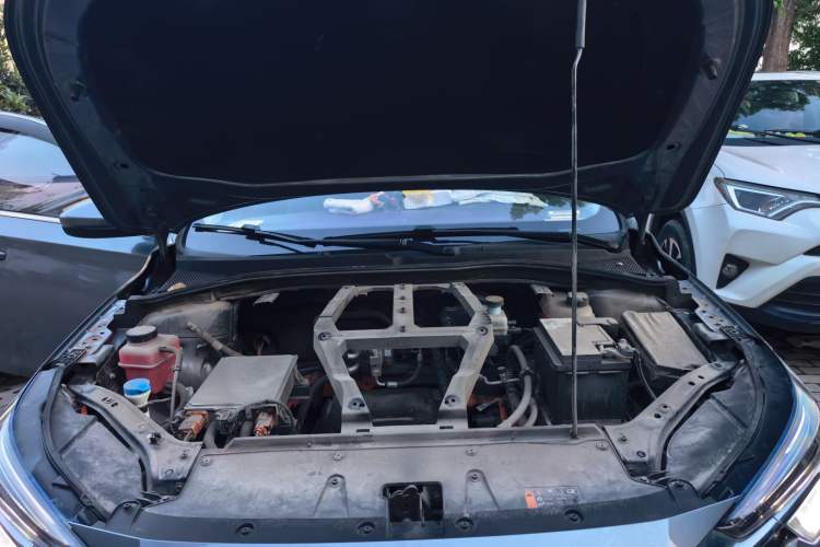 Used Roewe i6 MAX New Energy 2022 EV 600 Grand Touring Edition with Skyroof Engine Bay