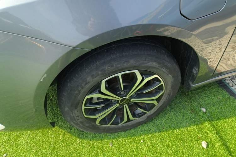 Used Roewe i6 MAX New Energy 2022 EV 500 Grand Touring Edition with Sunroof Exterior 4