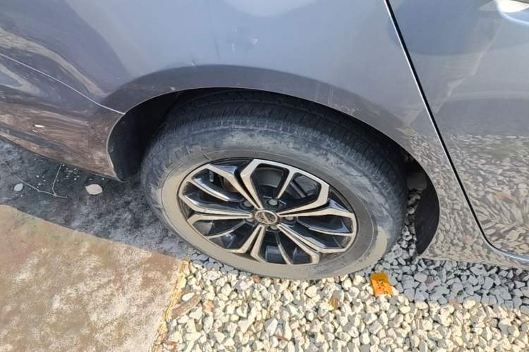 Used Roewe i6 MAX New Energy 2022 EV 500 Grand Touring Edition with Sunroof Exterior 5