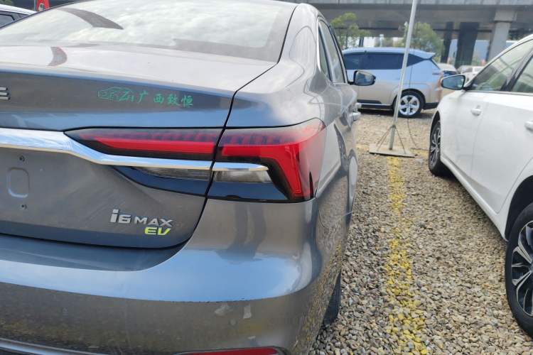 Used Roewe i6 MAX New Energy 2022 EV 500 Grand Touring Edition with Sunroof Exterior 6