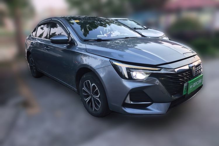 Used Roewe i6 MAX New Energy 2022 EV 600 Grand Touring Edition with Skyroof Front Right 45 Deg
