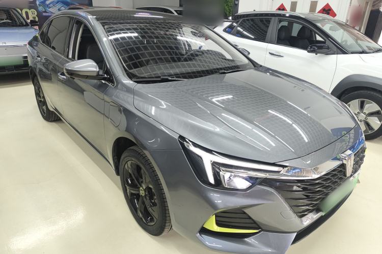 Used Roewe i6 MAX New Energy 2022 EV 500 Skyroof Flagship Edition Front Right 45 Deg
