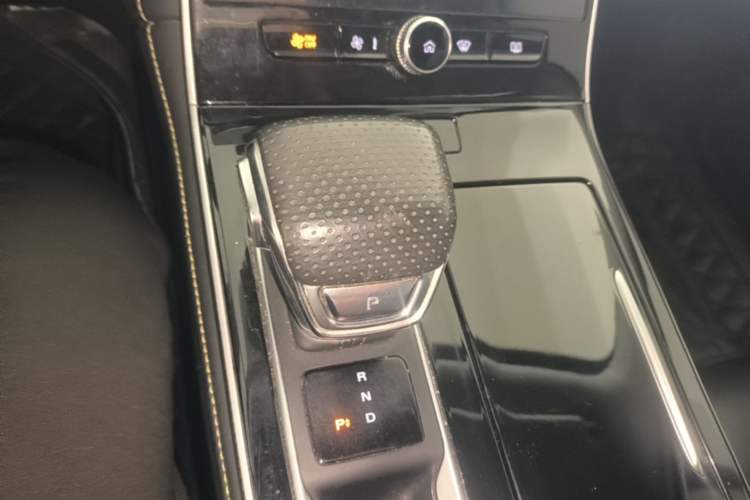 Used Roewe i6 MAX New Energy 2022 EV 500 Grand Touring Edition with Sunroof Gear Lever