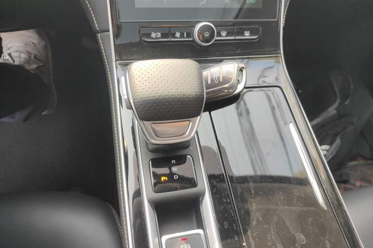 Used Roewe i6 MAX New Energy 2022 EV 500 Grand Touring Edition with Sunroof Gear Lever