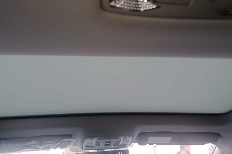 Used Roewe i6 MAX New Energy 2022 EV 600 Grand Touring Edition with Skyroof Headliner