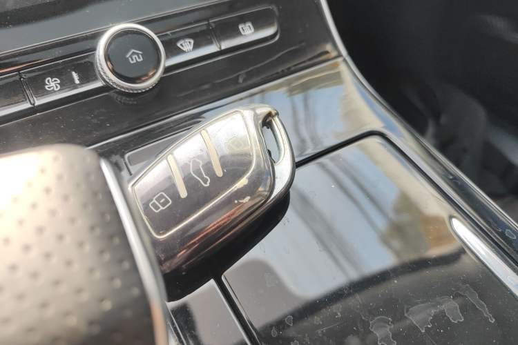 Used Roewe i6 MAX New Energy 2022 EV 500 Grand Touring Edition with Sunroof Interior 1