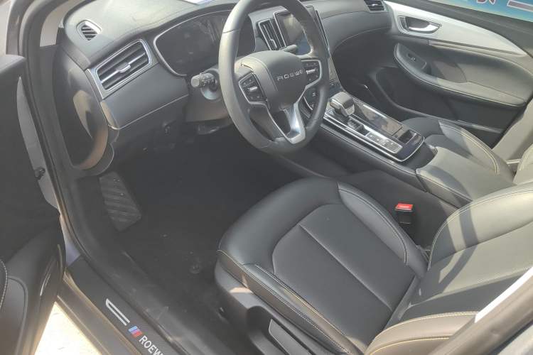Used Roewe i6 MAX New Energy 2022 EV 500 Grand Touring Edition with Sunroof Interior 3