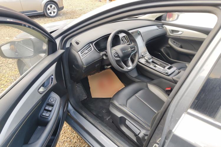 Used Roewe i6 MAX New Energy 2022 EV 500 Grand Touring Edition with Sunroof Interior 3