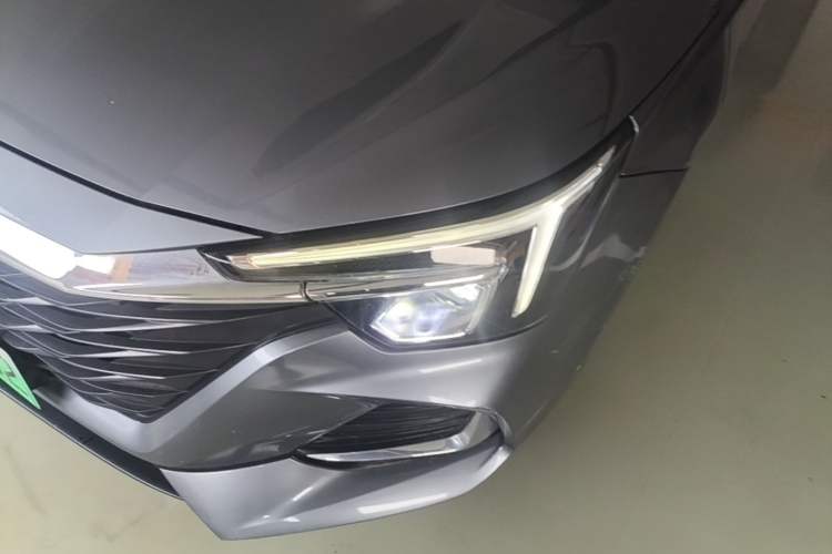 Used Roewe i6 MAX New Energy 2022 EV 500 Grand Touring Edition with Sunroof Left Front Headlight