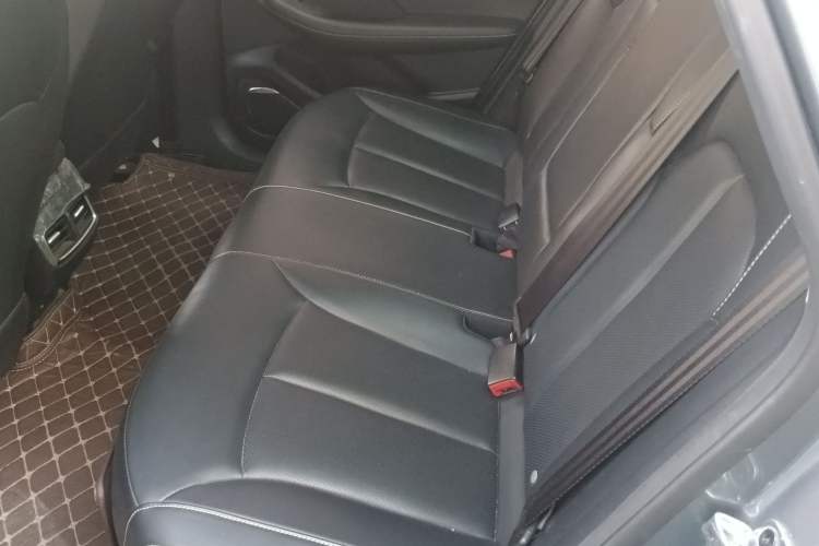 Used Roewe i6 MAX New Energy 2022 EV 600 Grand Touring Edition with Skyroof Left Rear Seat
