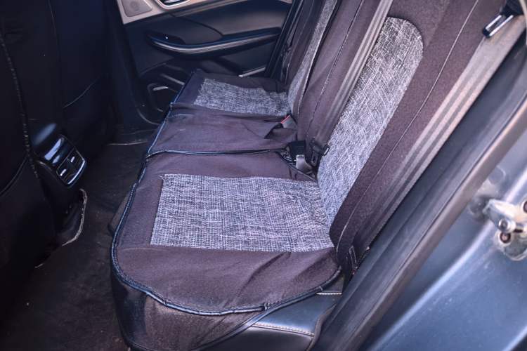 Used Roewe i6 MAX New Energy 2022 EV 600 Grand Touring Edition with Skyroof Left Rear Seat
