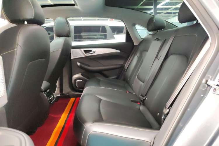 Used Roewe i6 MAX New Energy 2022 EV 500 Grand Touring Edition with Sunroof Left Rear Seat