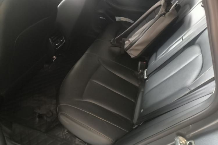 Used Roewe i6 MAX New Energy 2022 EV 500 Grand Touring Edition with Sunroof Left Rear Seat