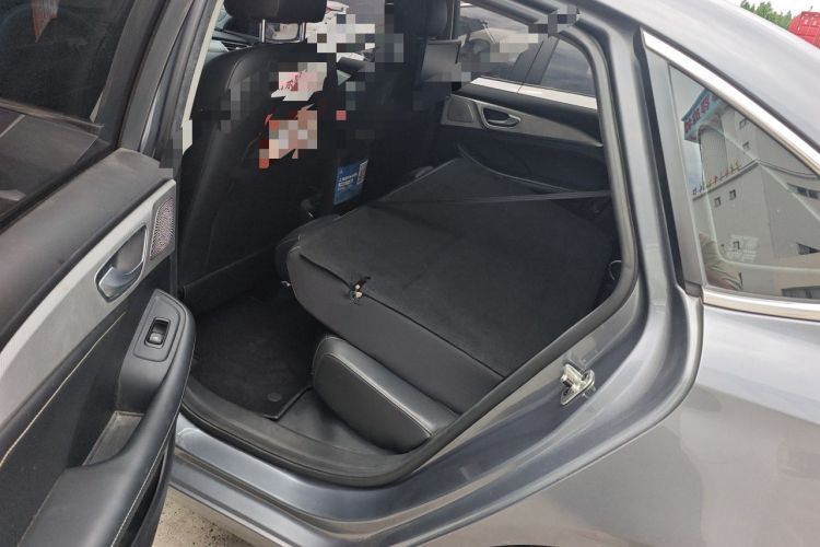 Used Roewe i6 MAX New Energy 2022 EV 500 Grand Touring Edition with Sunroof Left Rear Seat