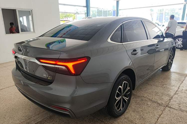 Used Roewe i6 MAX New Energy 2022 EV 500 Grand Touring Edition with Sunroof Rear Right 45 Deg
