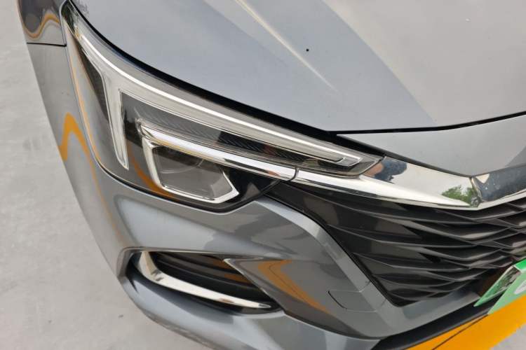 Used Roewe i6 MAX New Energy 2022 EV 600 Grand Touring Edition with Skyroof Right Front Headlight