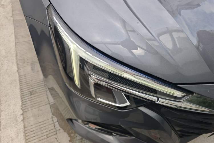 Used Roewe i6 MAX New Energy 2022 EV 500 Grand Touring Edition with Sunroof Right Front Headlight